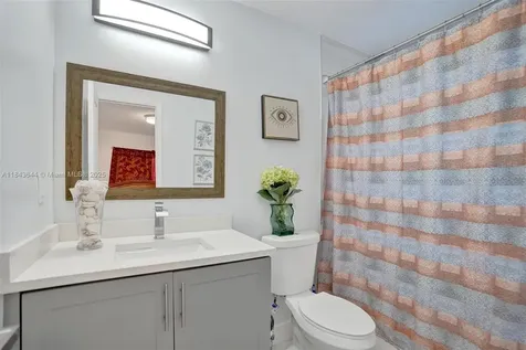 320 NE 33rd Street Oakland Park FL 33334