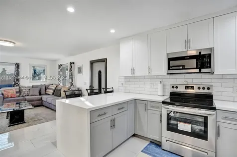 320 NE 33rd Street Oakland Park FL 33334
