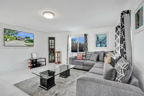 320 NE 33rd Street Oakland Park FL 33334