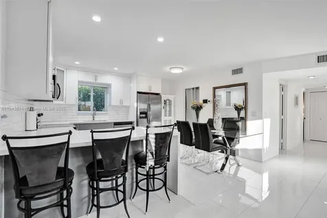 320 NE 33rd Street Oakland Park FL 33334