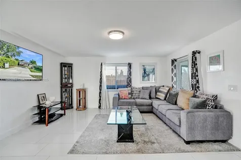 320 NE 33rd Street Oakland Park FL 33334