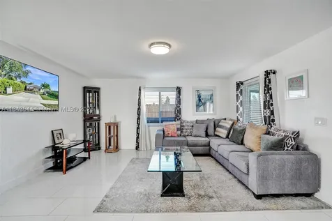 320 NE 33rd Street Oakland Park FL 33334