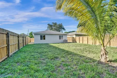 320 NE 33rd Street Oakland Park FL 33334