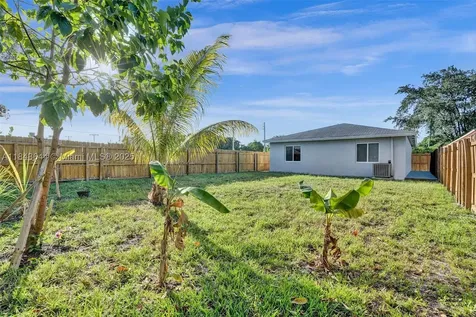 320 NE 33rd Street Oakland Park FL 33334