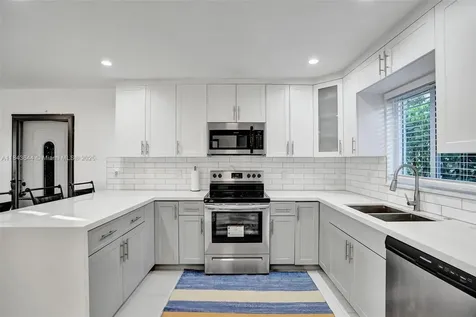 320 NE 33rd Street Oakland Park FL 33334