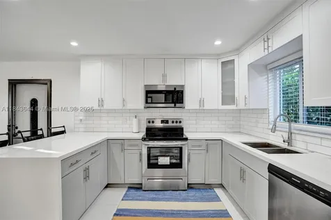 320 NE 33rd Street Oakland Park FL 33334