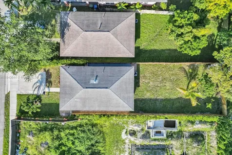 320 NE 33rd Street Oakland Park FL 33334