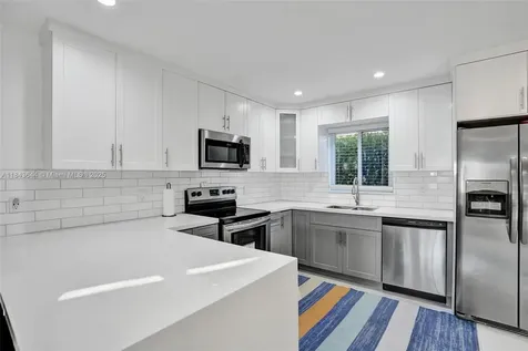 320 NE 33rd Street Oakland Park FL 33334