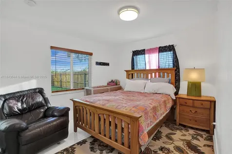 320 NE 33rd Street Oakland Park FL 33334