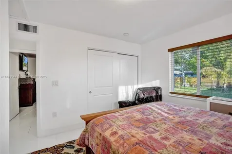 320 NE 33rd Street Oakland Park FL 33334