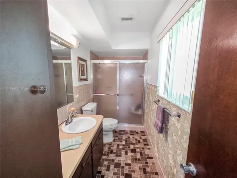 2101 NW 119th Avenue Pembroke Pines FL 33026
