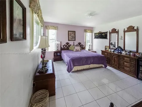 2101 NW 119th Avenue Pembroke Pines FL 33026