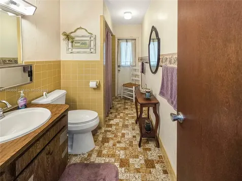 2101 NW 119th Avenue Pembroke Pines FL 33026