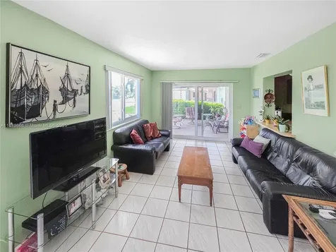 2101 NW 119th Avenue Pembroke Pines FL 33026