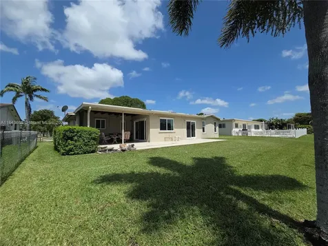2101 NW 119th Avenue Pembroke Pines FL 33026
