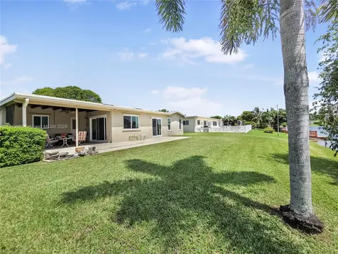 2101 NW 119th Avenue Pembroke Pines FL 33026
