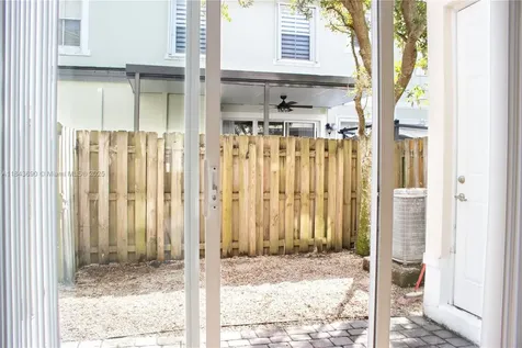 153 SE 28th Place Homestead FL 33033