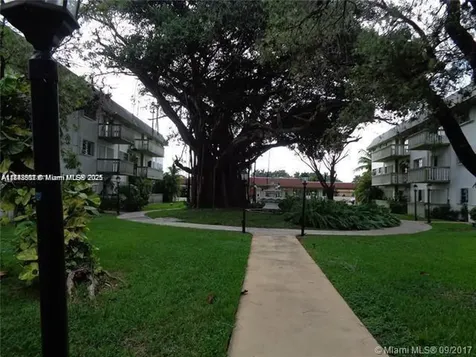 15205 NE 6th Avenue Miami FL 33162