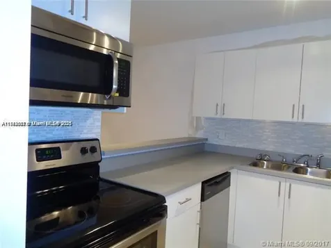 15205 NE 6th Avenue Miami FL 33162