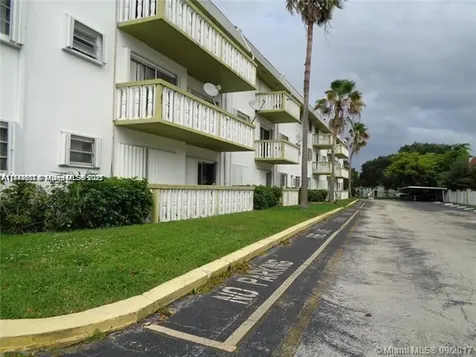 15205 NE 6th Avenue Miami FL 33162