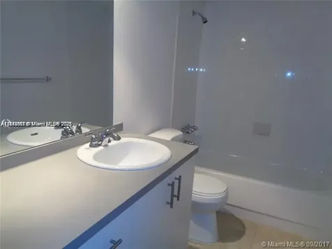 15205 NE 6th Avenue Miami FL 33162