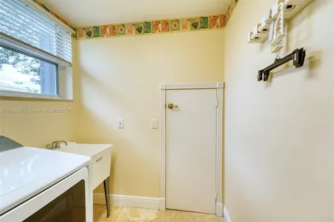 6153 NW 120th Terrace Coral Springs FL 33076
