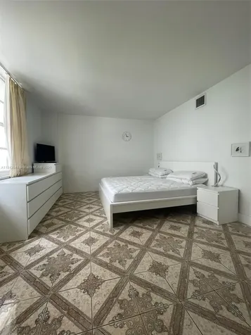 3725 S Ocean Drive Hollywood FL 33019