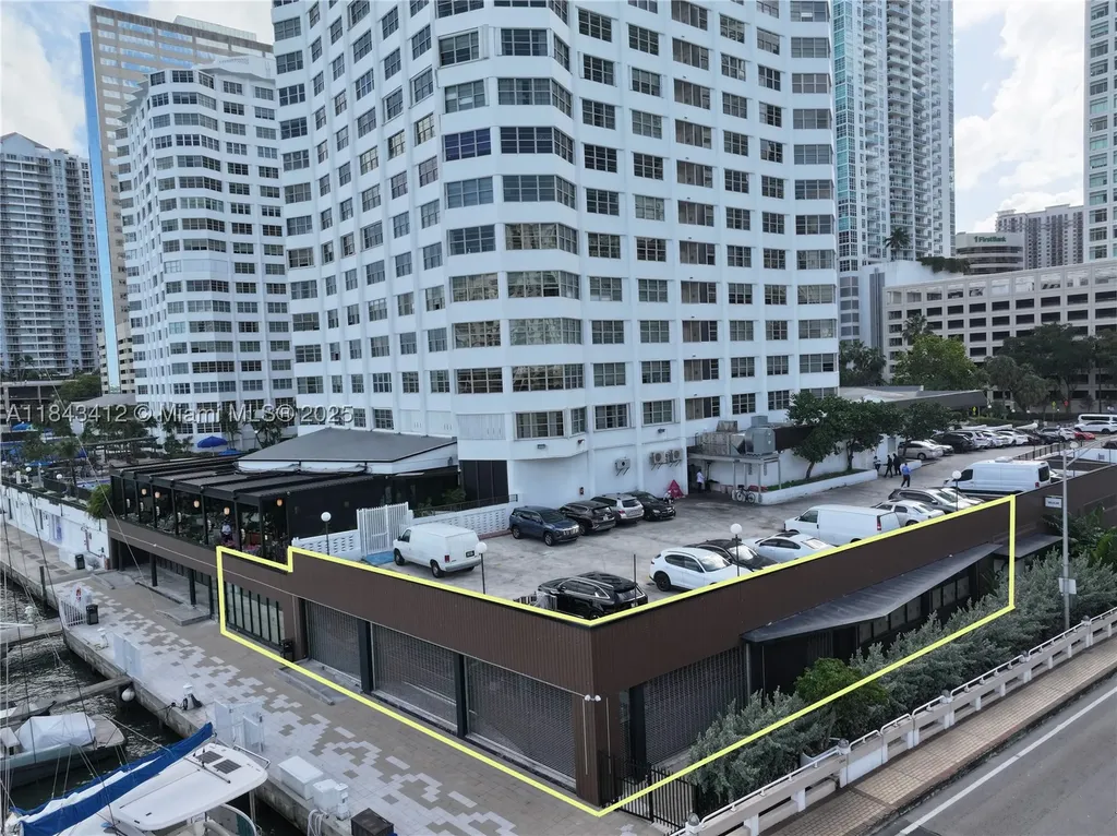 801 Brickell Bay Drive Miami FL 33131