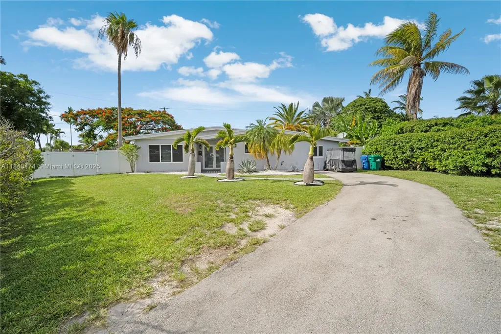 9025 SW 199th Street Cutler Bay FL 33157