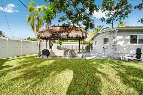 9025 SW 199th Street Cutler Bay FL 33157