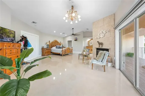 9621 W Calusa Club Drive Miami FL 33186