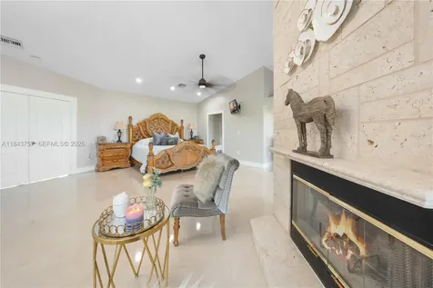 9621 W Calusa Club Drive Miami FL 33186
