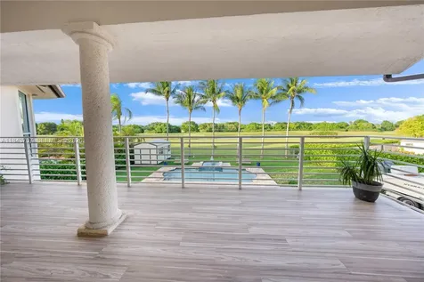 9621 W Calusa Club Drive Miami FL 33186