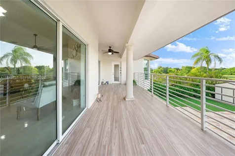 9621 W Calusa Club Drive Miami FL 33186