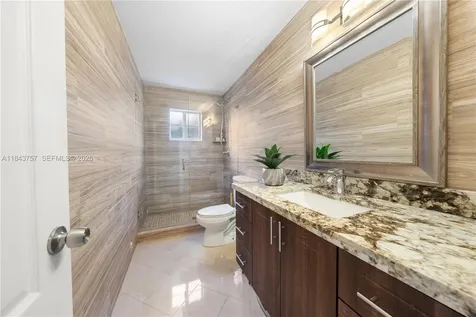 9621 W Calusa Club Drive Miami FL 33186