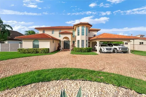 9621 W Calusa Club Drive Miami FL 33186