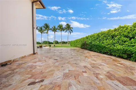 9621 W Calusa Club Drive Miami FL 33186