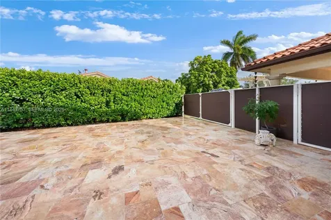 9621 W Calusa Club Drive Miami FL 33186