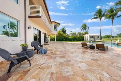 9621 W Calusa Club Drive Miami FL 33186