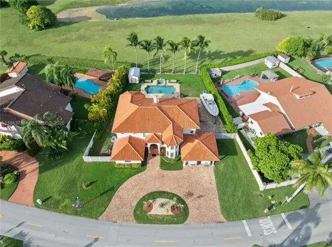 9621 W Calusa Club Drive Miami FL 33186