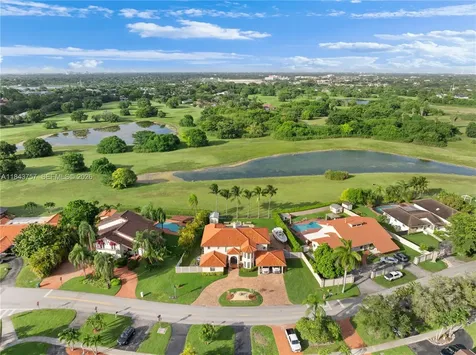 9621 W Calusa Club Drive Miami FL 33186