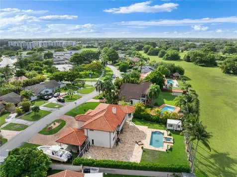 9621 W Calusa Club Drive Miami FL 33186