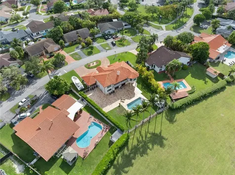 9621 W Calusa Club Drive Miami FL 33186