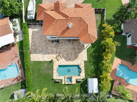 9621 W Calusa Club Drive Miami FL 33186