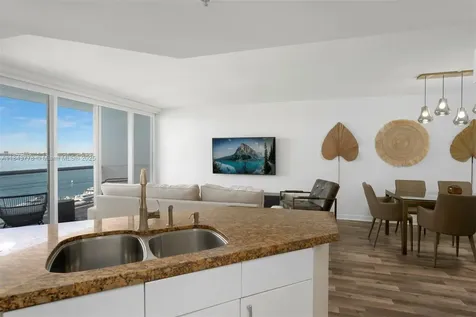 1800 Sunset Harbour Drive Miami Beach FL 33139
