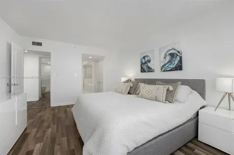 1800 Sunset Harbour Drive Miami Beach FL 33139