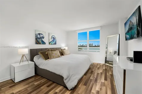 1800 Sunset Harbour Drive Miami Beach FL 33139