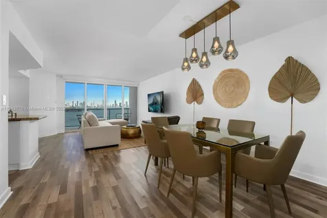1800 Sunset Harbour Drive Miami Beach FL 33139