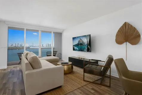 1800 Sunset Harbour Drive Miami Beach FL 33139