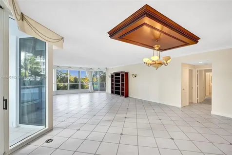 21150 Point Place Aventura FL 33180
